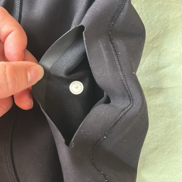 Lululemon In Movement Everlux Tights Black Size 4 with repair - Picture 3 of 7